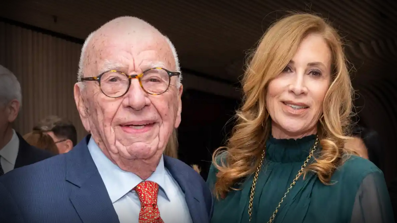 Medya patronundan 2 milyon sterlin değerinde hediye