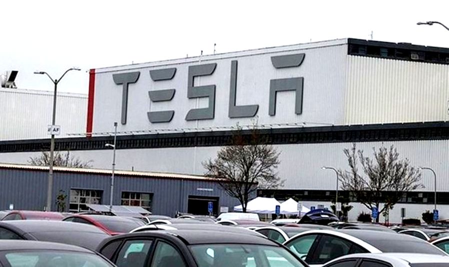 Tesla’dan iki modele zam