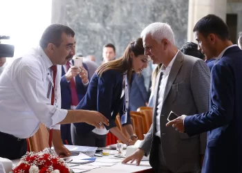 Milletvekilleri kayıt işlemleri aralıksız sürüyor