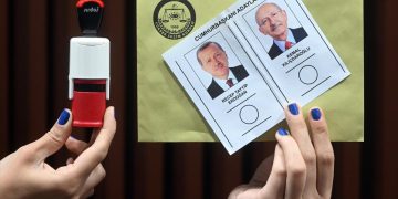 Seçmen ikinci tur için sandık başında