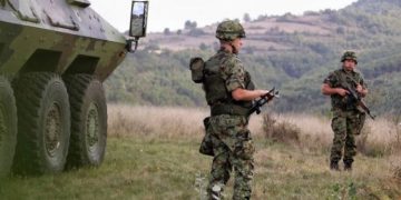 Sırbistan ordusu Kosova sınırında