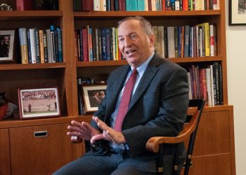 Summers: Faizler daha da yükselecek