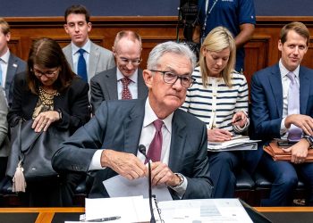 Powell ’den art arda iki faiz artışı ihtimali sinyali