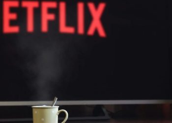 Tatilde dışarı çıkamayanlar için en iyi Netflix dizileri