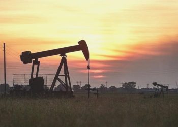 ABD petrol fiyatı varsayımını üst istikametli revize etti