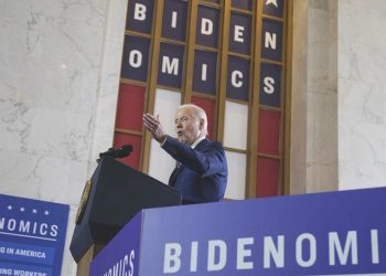 Biden kararsız seçmeni ‘Bidenomics’ ile ikna etmek istiyor