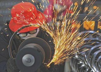 Çin’de sanayi şirketlerinin kârları daralan talebin tesiriyle düştü