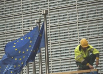 Euro Bölgesi’nde sanayi üretimi Nisan’da kestirimleri aştı