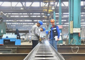 Gerçek kesim itimadı 1 yılın tepesine yakın kaldı