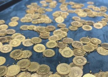 Gram altın güne yeni rekorla başladı