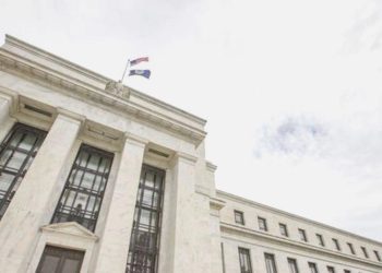 İki Fed yetkilisi faiz artırımına orta verilmesini destekliyor