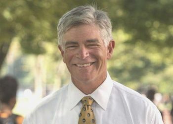 Philadelphia Fed Lideri Harker faiz artırımına orta verilmesini destekliyor