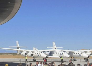 Virgin Galactic, uzaya ticari uçuşlarını bu ay başlatacak