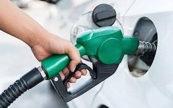 Benzine bir yeni zam daha