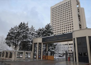 Hazine ve Maliye Bakanlığı benzin ve motorin zamlarını 2 gerekçeyle savundu