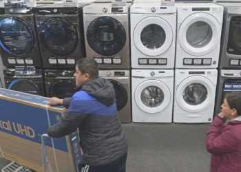 ABD’de tüketici itimadı 22 ayın doruğunda