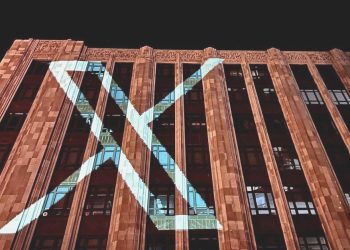 Elon Musk Twitter’ın logosunu değiştirdi