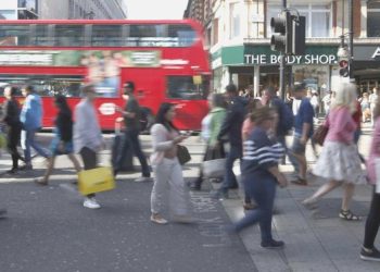 IMF’den “İngiltere’de faizler uzun müddet yüksek kalabilir” uyarısı