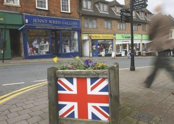 İngiltere’de perakende satışlar 12 aylık ortalamanın üstünde