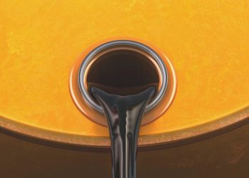 Petrol 3 ayın tepesine yakın seyrediyor