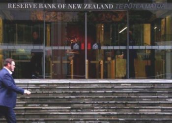 Yeni Zelanda faiz artırım sürecine orta verdi