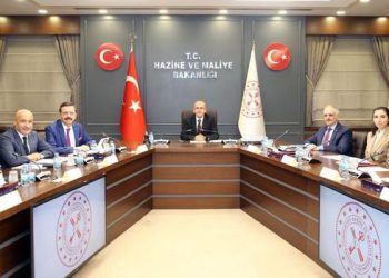 Bakan Şimşek, reel sektör temsilcileriyle görüştü