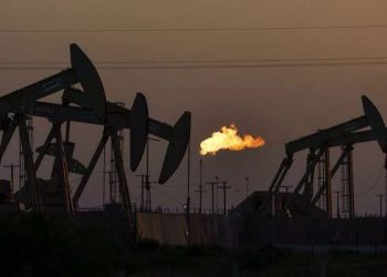 ABD petrol fiyatı tahminini yukarı yönlü yeniledi