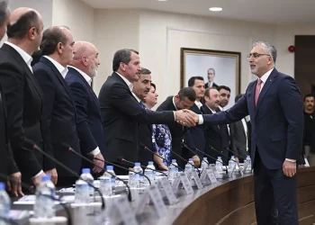 Memurlar 3 ayda bir zamda ısrarcı