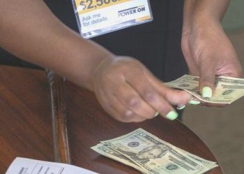 ABD’de tüketici kredileri beklentilerin üstünde arttı