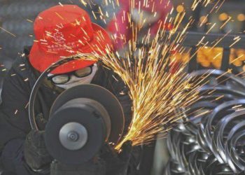 Çin’de sanayi şirketlerinin kârları yüzde 15,5 düştü