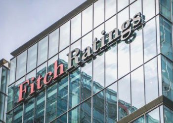 Fitch, ABD’nin uzun vadeli kredi notunu düşürdü