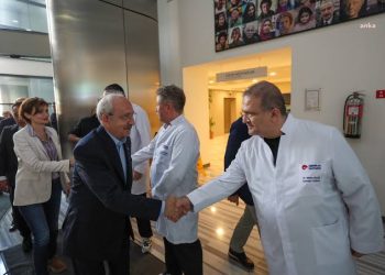 Kılıçdaroğlu’ndan Sabancı çiftine hastane ziyareti