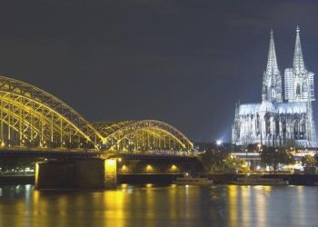 Alman hükümeti yeni bütçede kemer sıkacak