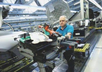 Almanya’da sanayi üretimi üçüncü ayda da düştü