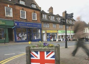 İngiltere konut fiyatlarında 14 yılın en sert düşüşü