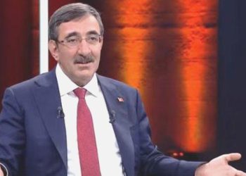 Yılmaz: Vergide mevcut yapıyı tartışmalıyız