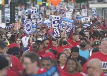 ABD’de grev dalgası genişliyor