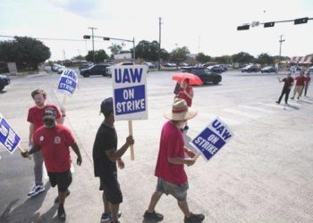 ABD’de otomotiv çalışanlarının grevinin maliyeti artıyor