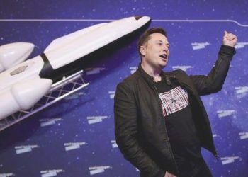 AB’den Musk’a 24 saat müddet