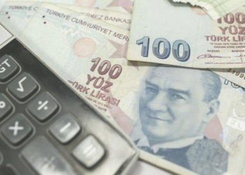 Emeklilere 5 bin lira ikramiye düzenlemesi Meclis’ten geçti
