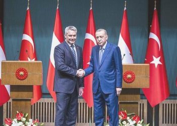 Erdoğan: Tansiyonu tırmandıracak adımlardan imtina edilmeli