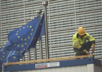 Euro Bölgesi’nde sanayi üretimi beklentiyi aştı