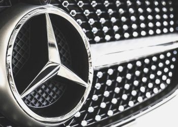Sakin piyasa Mercedes-Benz’in kârını düşürdü