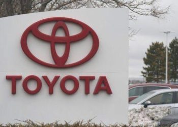 Toyota üretime kısmen döndü