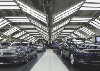 AB’de yeni araba satışları Ekim’de arttı