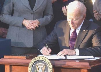 Biden, süreksiz bütçe tasarısını onayladı