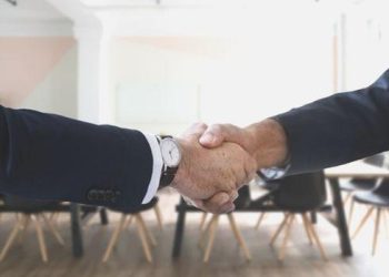 Birinci maaşını almadan yeni iş aramak