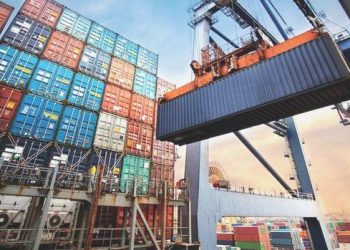 Ekim’de dış ticaret açığı azaldı