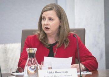 Fed yetkilisi Bowman’dan faiz beklentisi