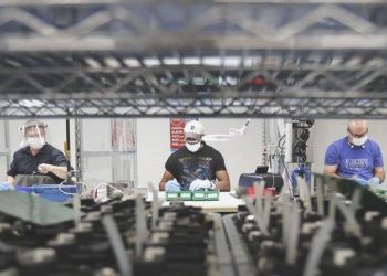 İmalat göstergesi yılın en düşük düzeyinde